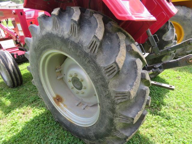 MAHINDRA 5500 TRACTOR WITH MAHINDRA ML 260 LOADER 2WD