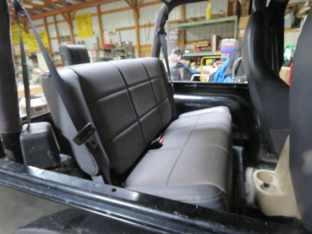 2001 JEEP WRANGLER 4 CYLINDER 5 SPEED 4X4 162402 MILES