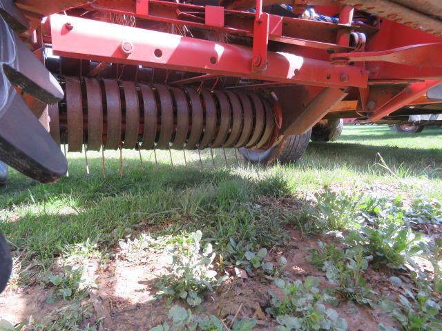 HESSTON 530 ROUND BALER