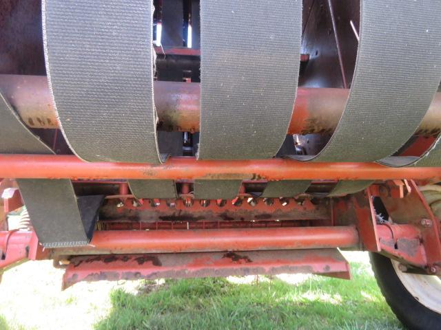 HESSTON 530 ROUND BALER