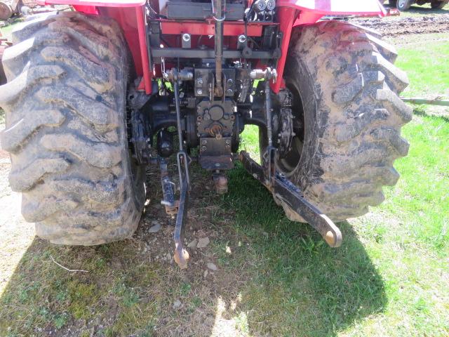 MAHINDRA 1538 HST W/ QUICK ATTACH LOADER