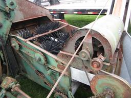 NEW IDEA CORN PICKER 2 ROW
