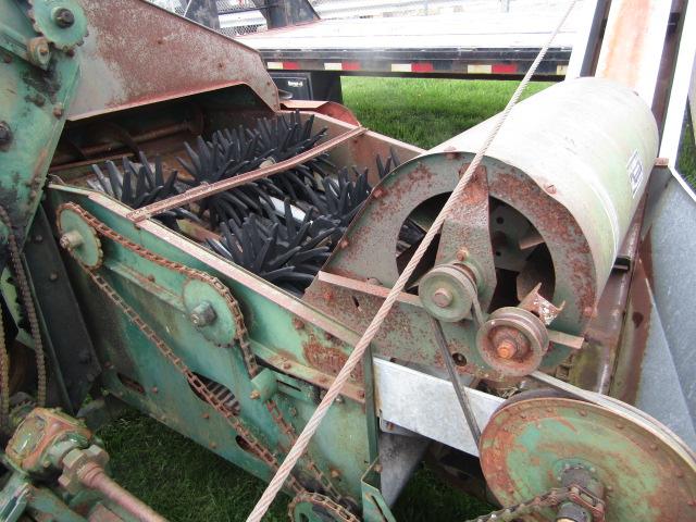 NEW IDEA CORN PICKER 2 ROW