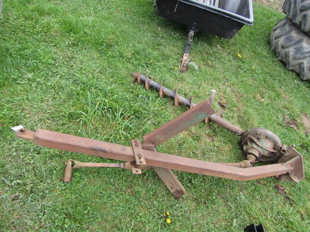 3 PT HITCH POST HOLE DIGGER