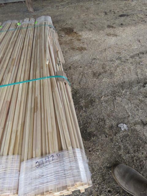 PINE BASE CAP MOULDING 7/16X11/16X8