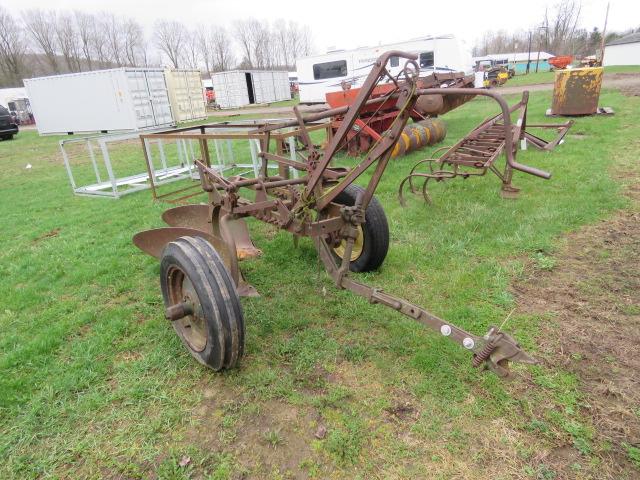 TRAILER  2 BOTTOM PLOW