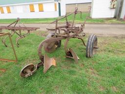 TRAILER  2 BOTTOM PLOW