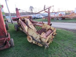 NEW HOLLAND 717 CHOPPER WITH CORN & HAY HEADS
