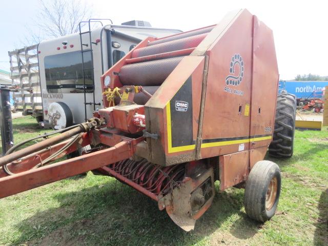 OMC 590 ROUND BALER