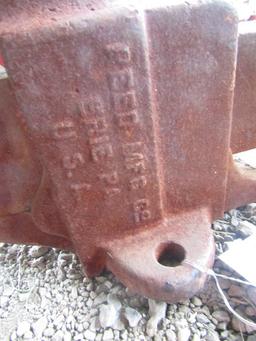 REED BENCH VISE