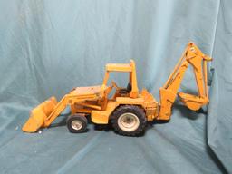 1/16 INTERNATIONAL TRACTOR FRONT LOADER BACKHOE-