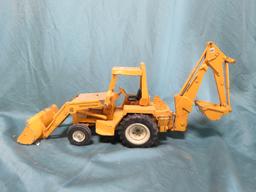 1/16 INTERNATIONAL TRACTOR FRONT LOADER BACKHOE-
