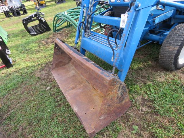 FORD 1620 2WD TRACTOR WITH ROPS AND NH 7108 LOADER