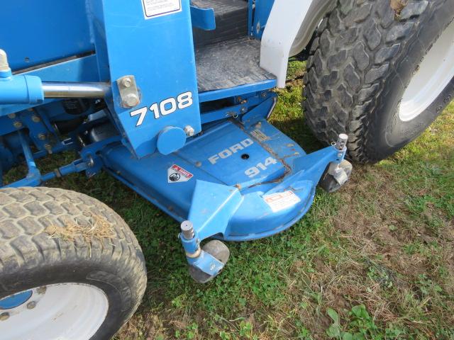 FORD 1620 2WD TRACTOR WITH ROPS AND NH 7108 LOADER