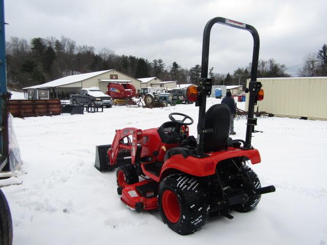 KIOTI C52220 4WD W/ KIOTI SL2420 LOADER QUICK