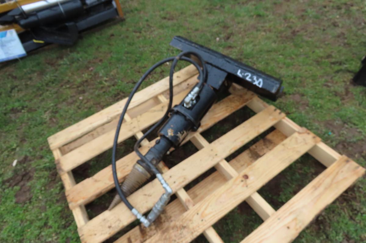 MINI SKIDSTEER WOOD SPLITTER