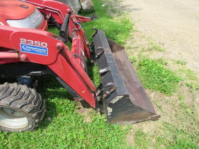 MASSEY FERGUSON GC 2310 TLB W/ MF 2350 LOADER