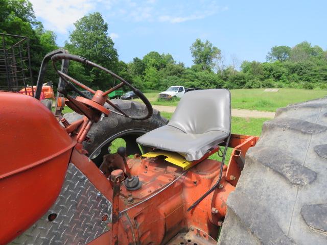 ALLIS CHALMERS D17 PULLING TRACTOR WITH WHEELY