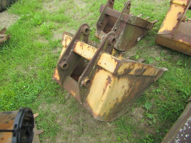 EXCAVATOR BUCKET 24"