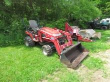 MASSEY FERGUSON GC 2310 TLB W/ MF 2350 LOADER