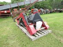 MAHINDRA 2665CL LOADER FRAME AND BUCKET