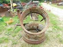PAIR OF TRACTOR RIMS WITH SNAP CUPLERS