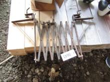 METAL CLAMP GATE