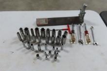 GROUP SOCKETS CRAFTSMAN, METRIC AND SAE CORNER