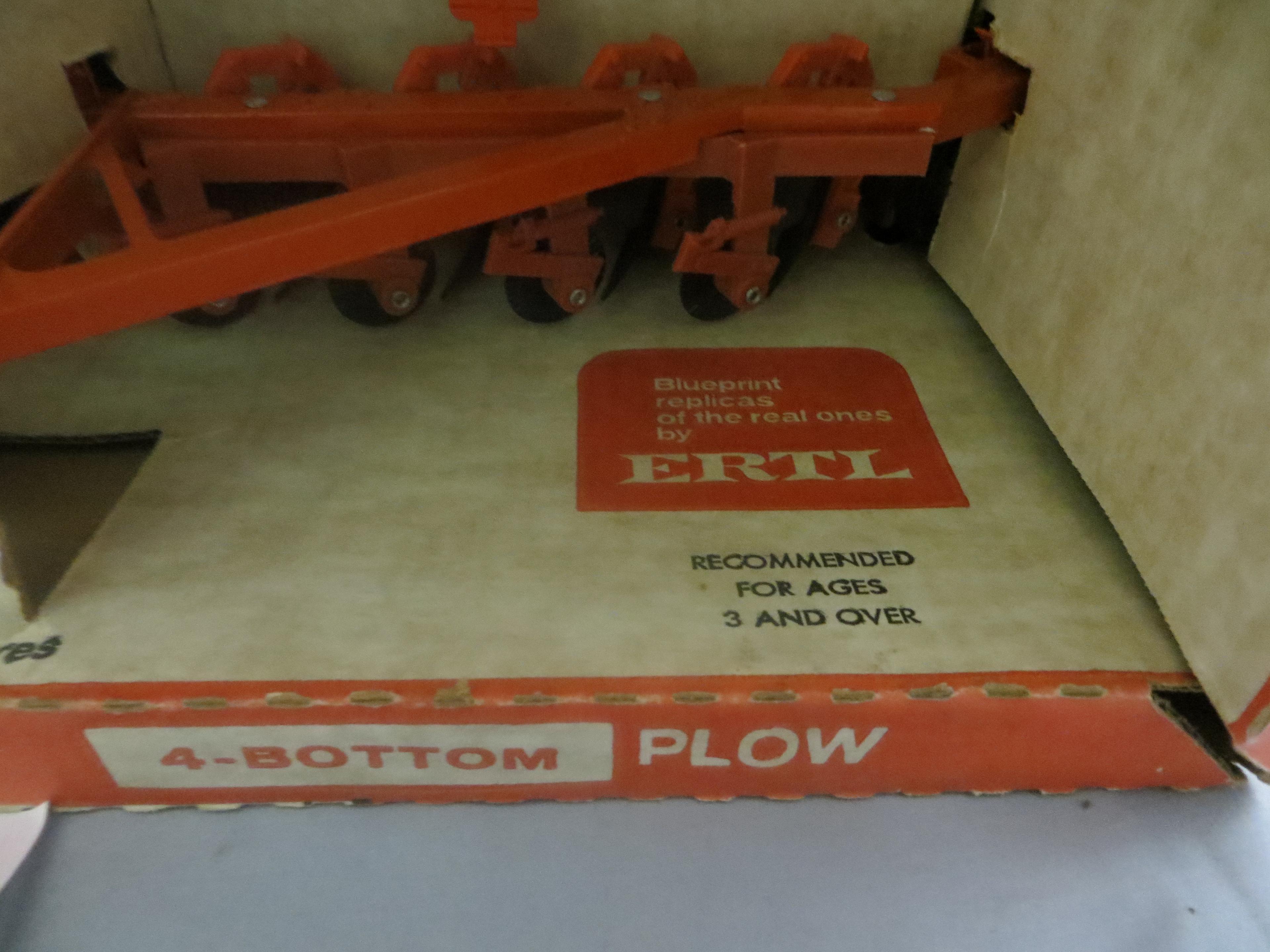 Ertl J. I. Case Farm Set w/deluxe barn w/2390 Case tractor wagon, disc, plow