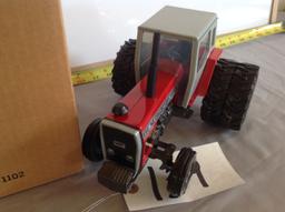 Massey Ferguson 690 w/duals Special Edition	Collector Series	Ertl