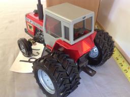 Massey Ferguson 690 w/duals Special Edition	Collector Series	Ertl