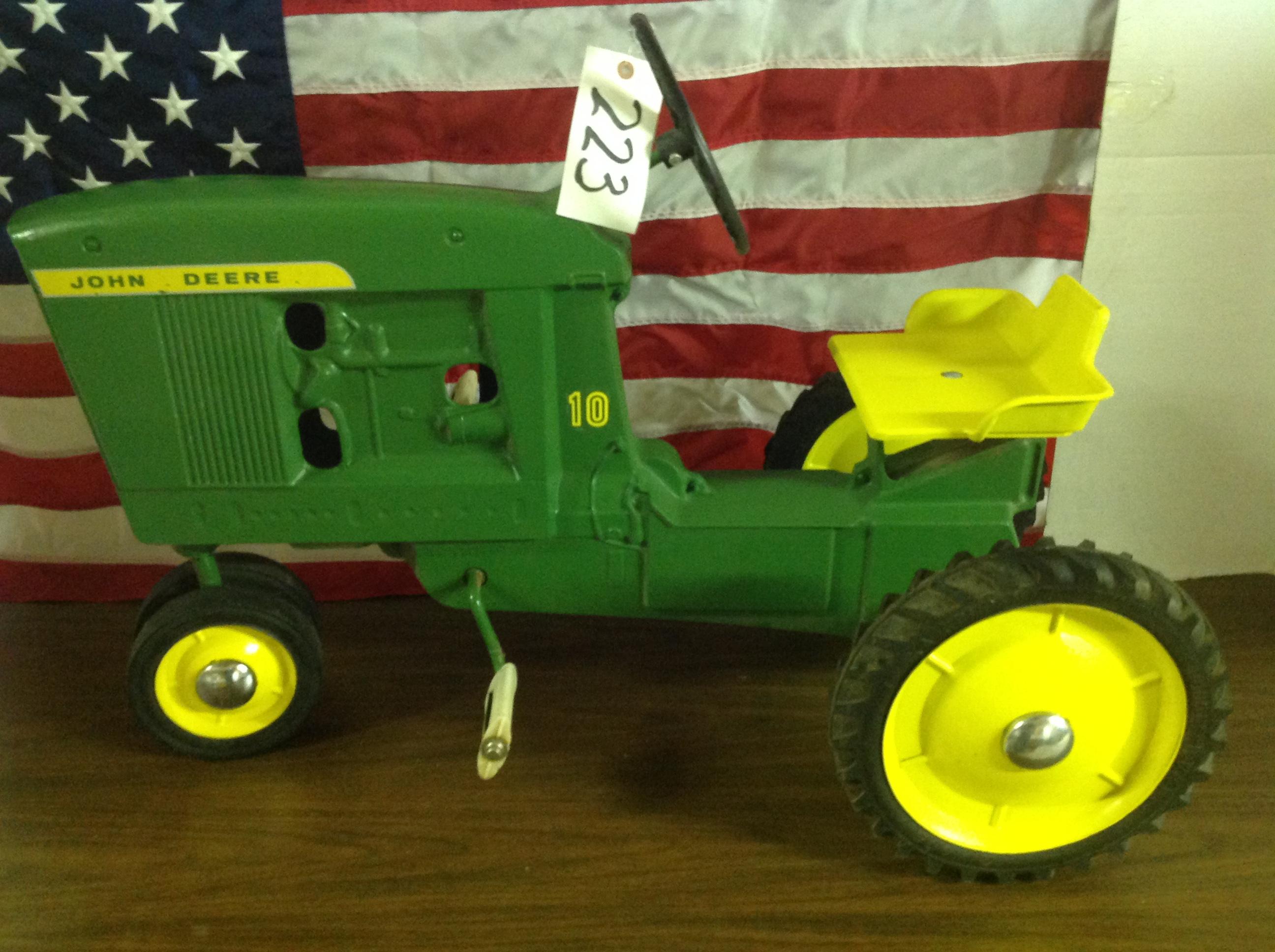 JD 10 pedal w/cast seat,  restored	Dubuque, IA	Eska