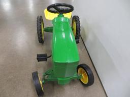 JD 4020 Pedal