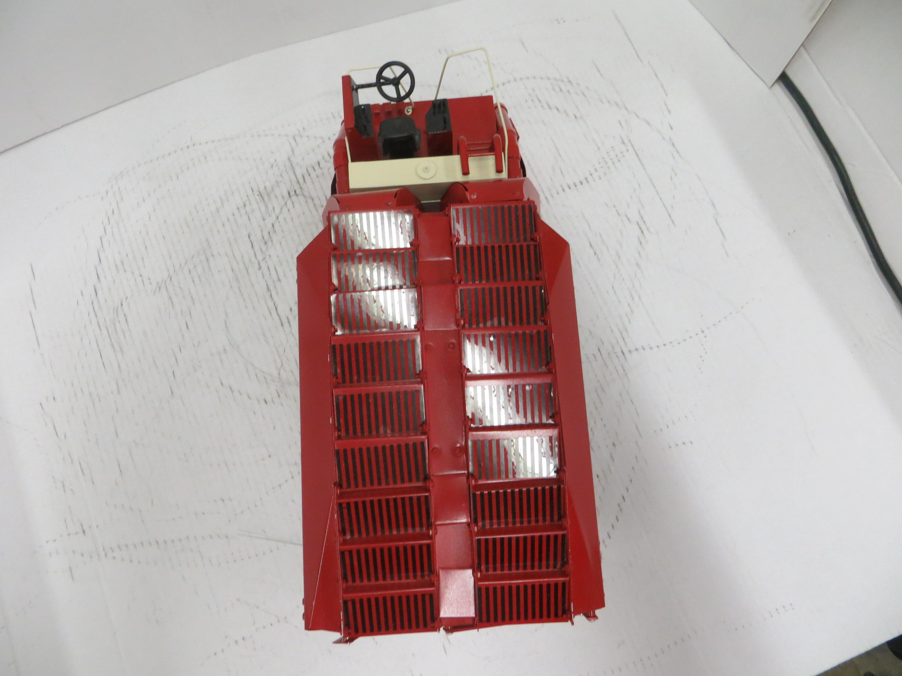 Loyd custom	International 622 cotton picker