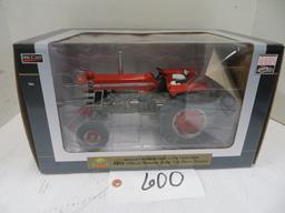 Spec Cast	Massey Ferguson 1130  2015 Official Summer Toy Show Tractor