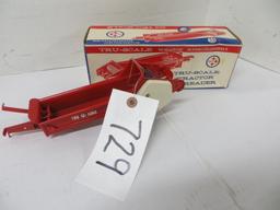 729	Tru Scale 	manure spreader w/box