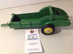 Ertl Eska John Deere Manure Spreader