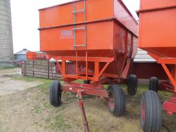 Killbros 350 bushel wagon w/extendable tongue, rocking booster