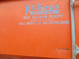 Killbros 350 bushel wagon w/extendable tongue, rocking booster