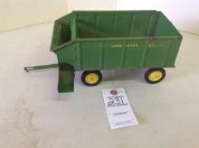 John Deere 112 chuck wagon, good condition