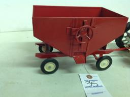 Tru-Scale tractor & Gravity Box