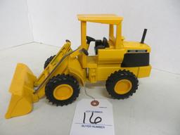 vintage Ertl John Deere 544A 4 x 4 Loader, Original