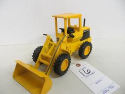 vintage Ertl John Deere 544A 4 x 4 Loader, Original