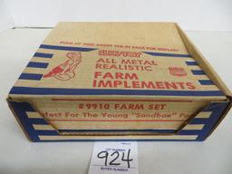 "Slik Toy" All metal Realistic Farm Implements #9910 w/IH, Lansing Iowa, mi