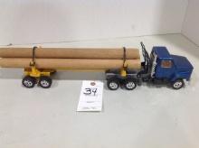 Ertl International Logging truck w/logs 1/25 scale