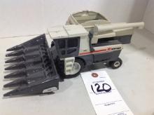 New Idea 800C combine