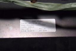 GLOBAL 5000 PULL OUT TABLES B50189389-101