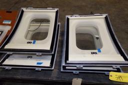 GLOBAL 5000 ELECTRIC WINDOW SHADES (4) B3TA-BA-A02-AG-B, (1) B4BA-BA-A02-AG-B