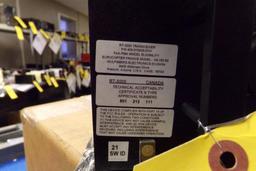 NEW RT-5000 TRANSCEIVER 400-015525-0101 W/BASE RACK