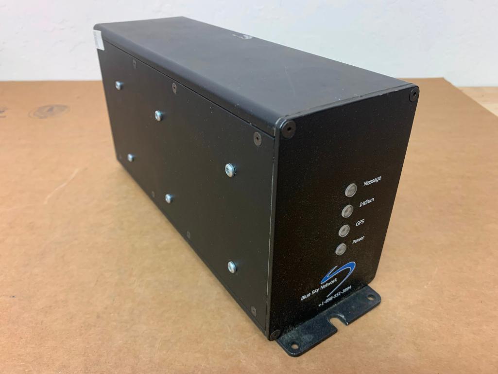 GILCOM BLUE SKY NETWORK D-1000C MODEM UNIT 100240 (AR)